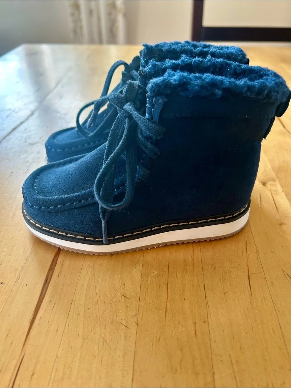 Baby Gap Moc Toe Boots Navy Blue Faux Fur Fleece Trim Lace Up Booties Sz 8 NWOT